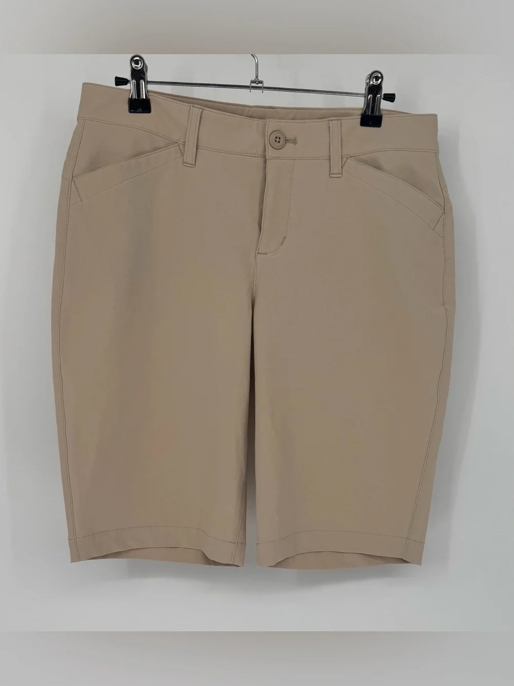 Eddie Bauer Women's Khaki Stretch Bermuda Shorts Size 4